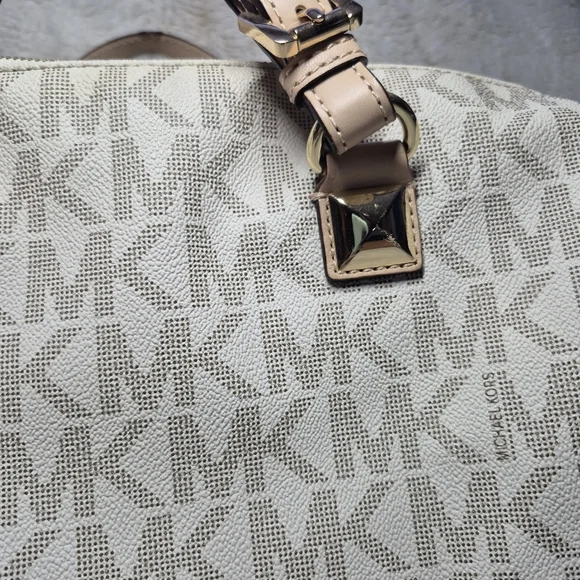 Michael Kors White and Tan Signature Satchel Purse Perfect For Everyday Styling - Picture 4 of 12
